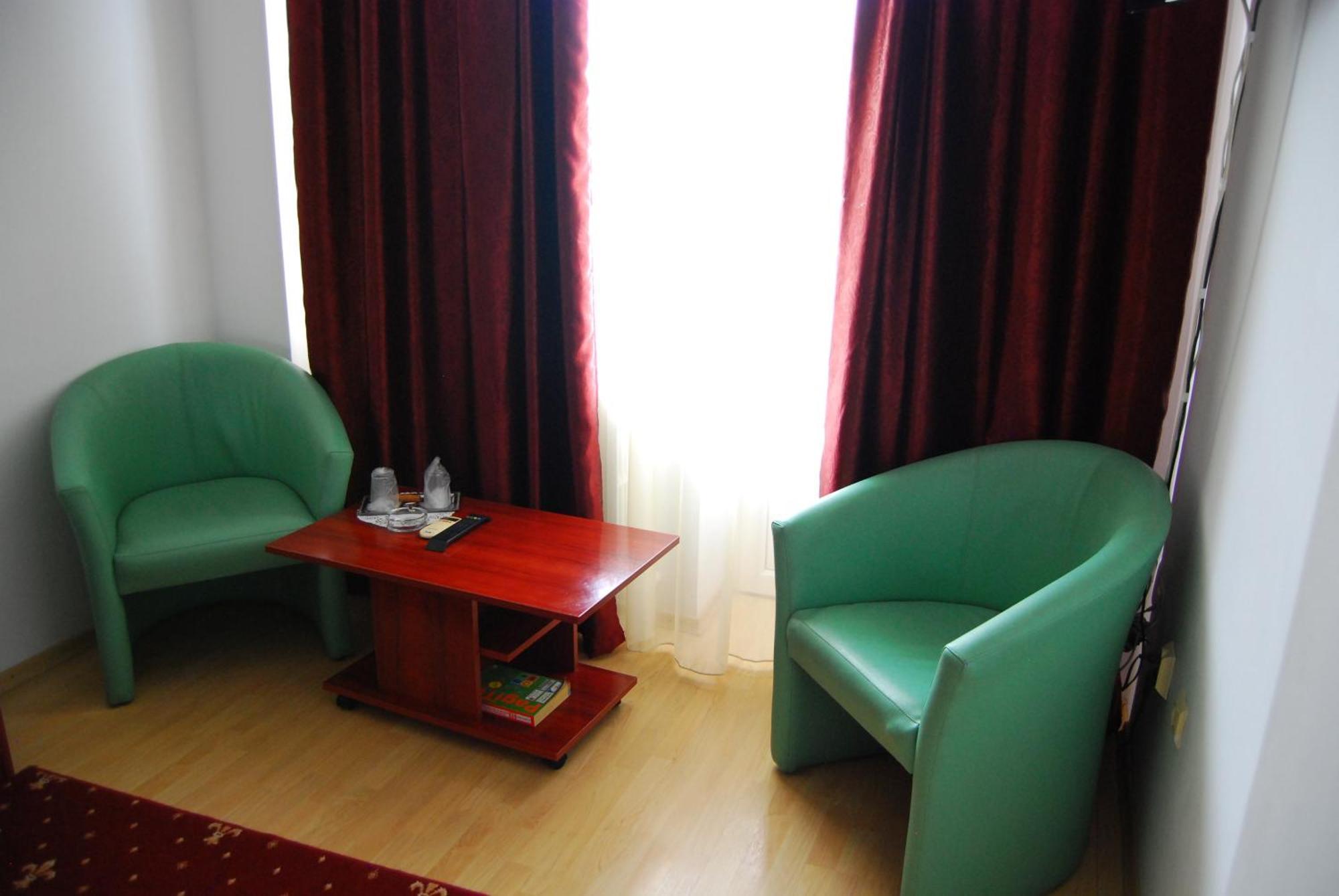 Dali Hotel เนพทุน ภายนอก รูปภาพ
