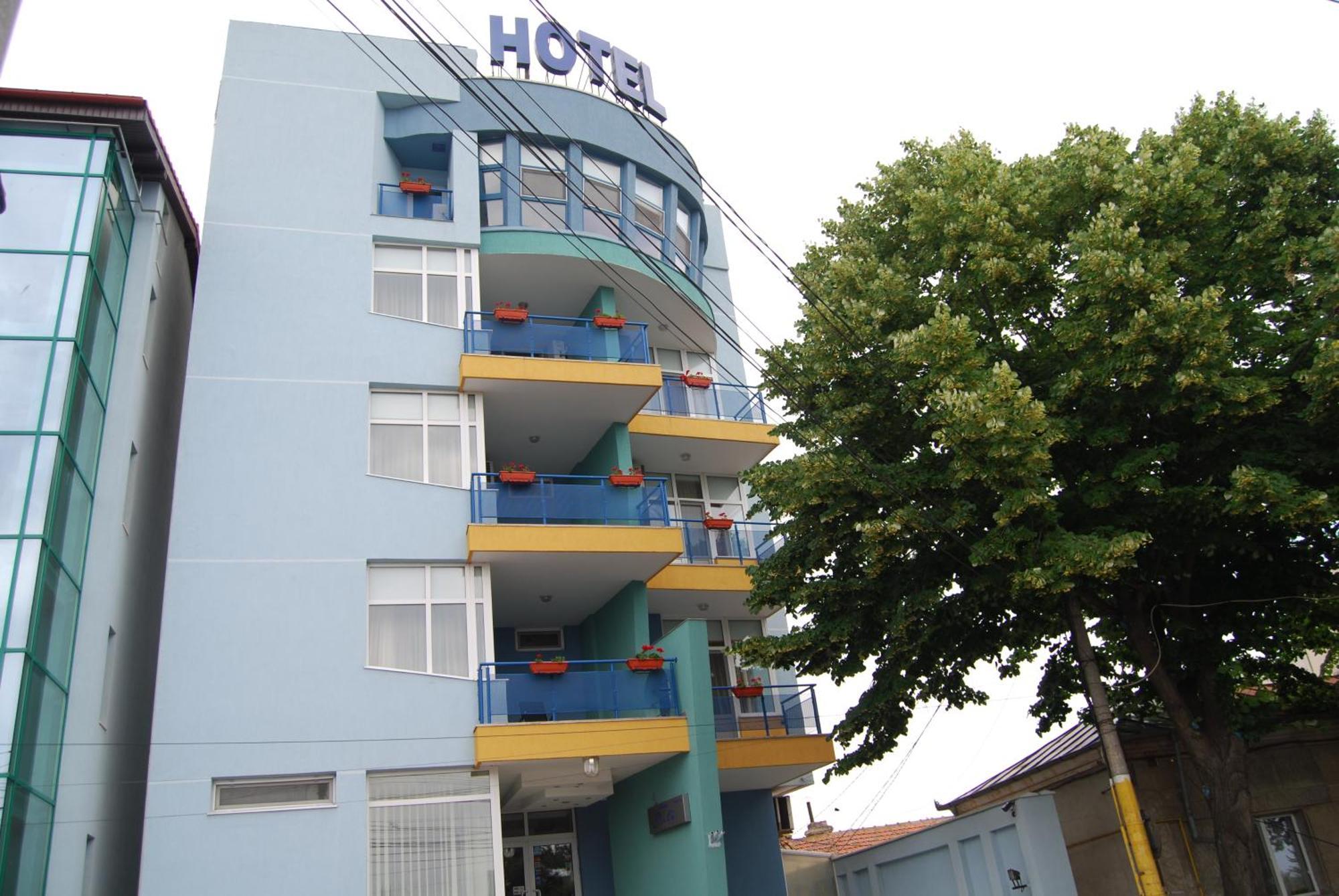 Dali Hotel เนพทุน ภายนอก รูปภาพ